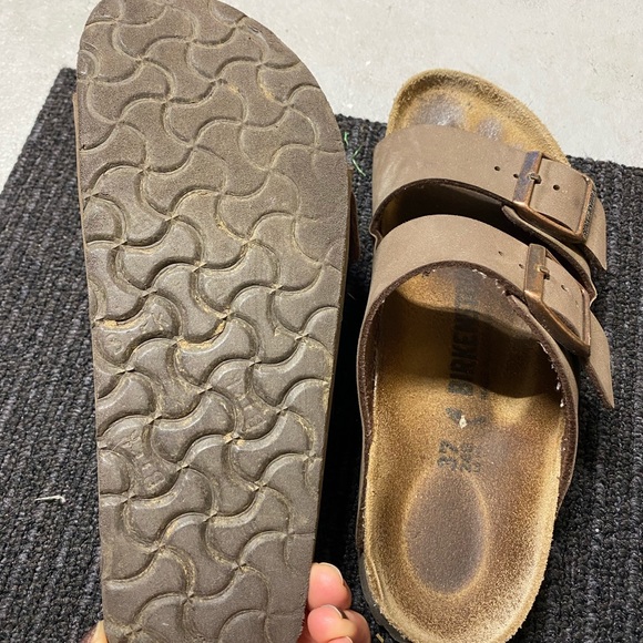Gently used Arizonan narrow fit Birkenstock - Picture 2 of 4